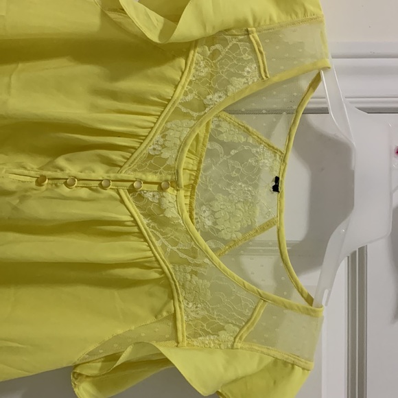 Yellow top - Picture 2 of 4